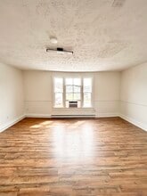 321 S Royal Ave, Front Royal, VA for lease Building Photo- Image 2 of 5