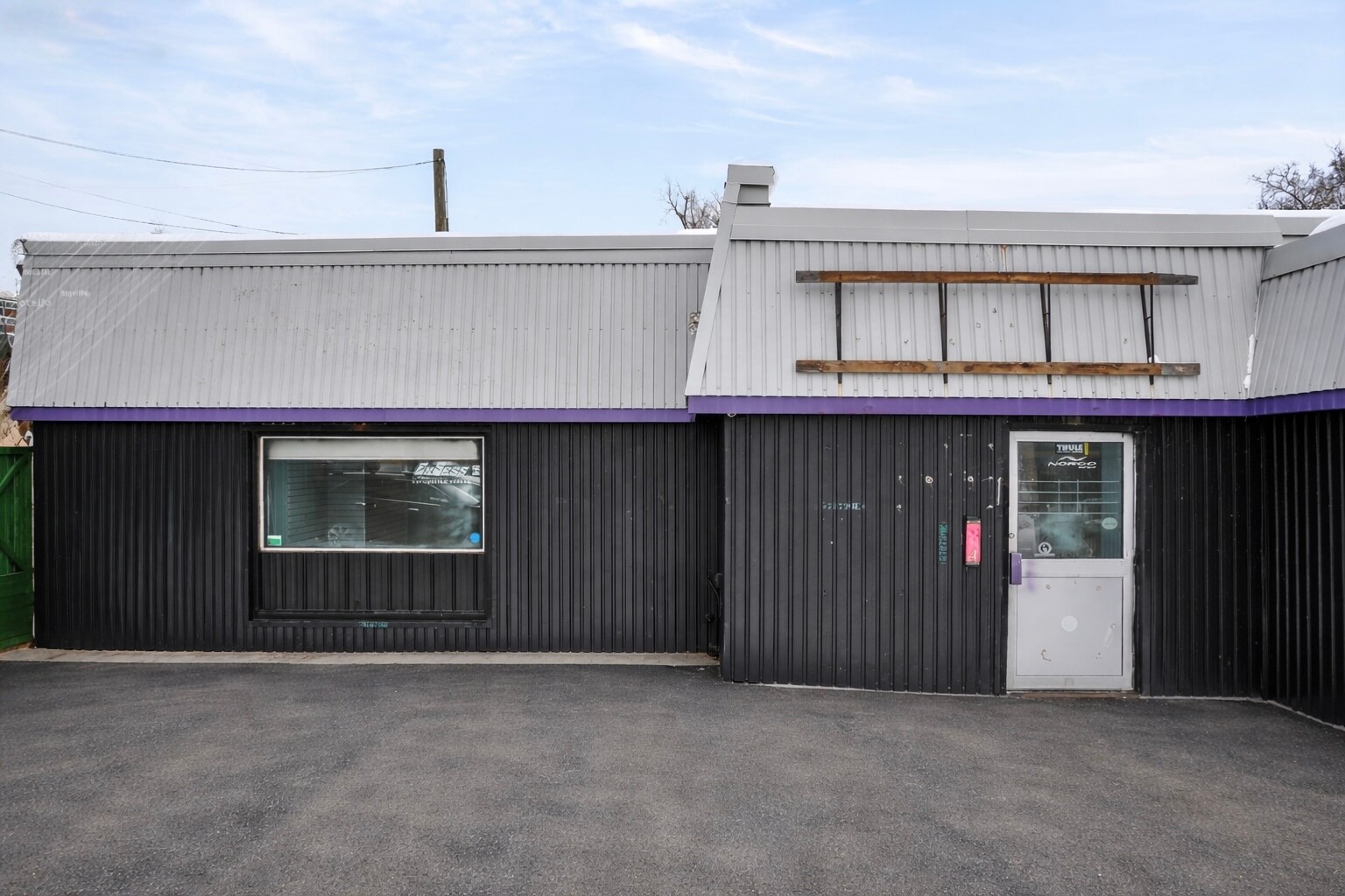 384 Queen St, Peterborough, ON à vendre Photo principale- Image 1 de 14