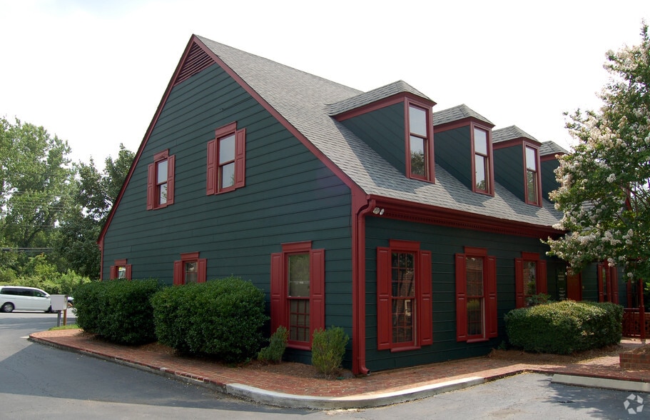 7808 Pineville-Matthews Rd, Charlotte, NC for lease - Building Photo - Image 2 of 14