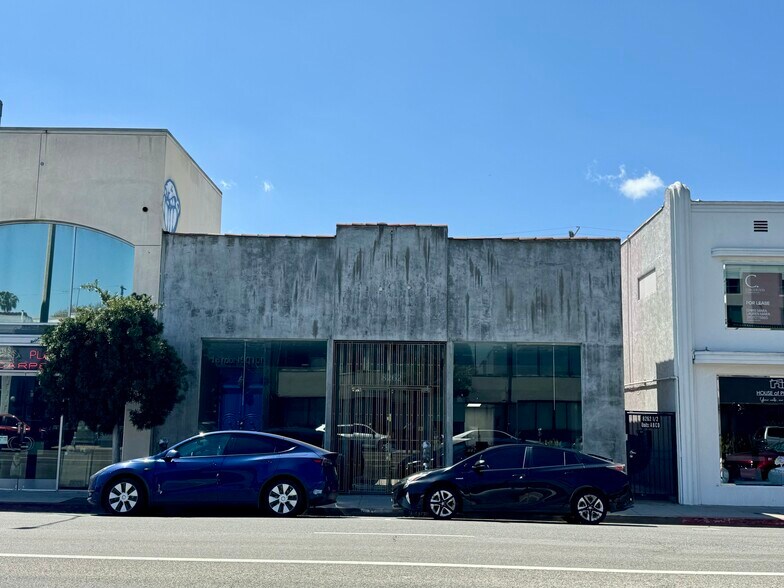8262 Melrose Ave, Los Angeles, CA à louer - Photo du bâtiment - Image 2 de 12