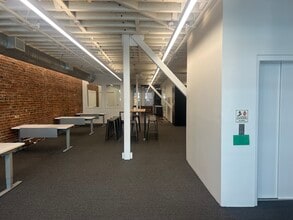 48 2nd St, San Francisco, CA à louer Photo intérieure- Image 2 de 7