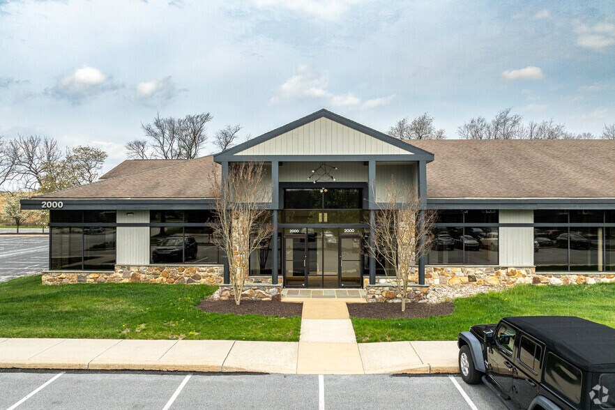 180 Sheree Blvd, Exton, PA à louer - Photo du bâtiment - Image 2 de 13