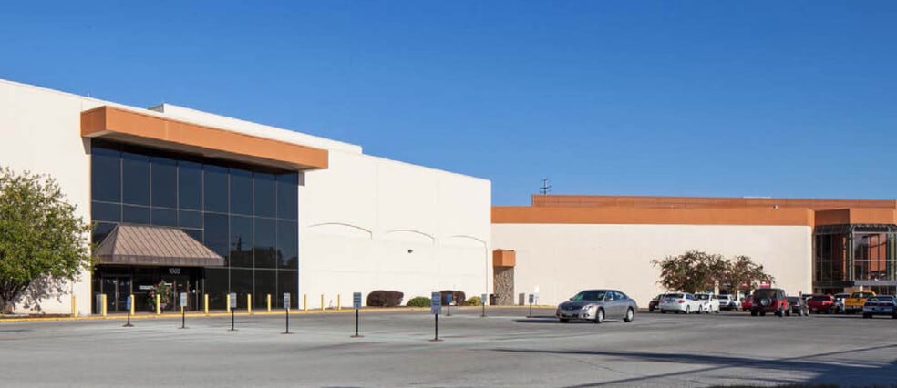 1001 Fort Crook Rd N, Bellevue, NE for lease - Building Photo - Image 2 of 10