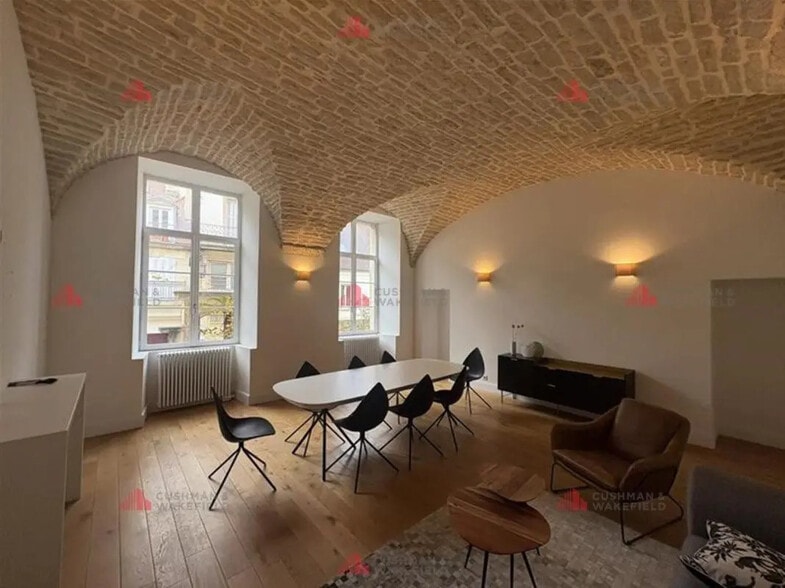 Office in Dijon for lease - Interior Photo - Image 2 of 5