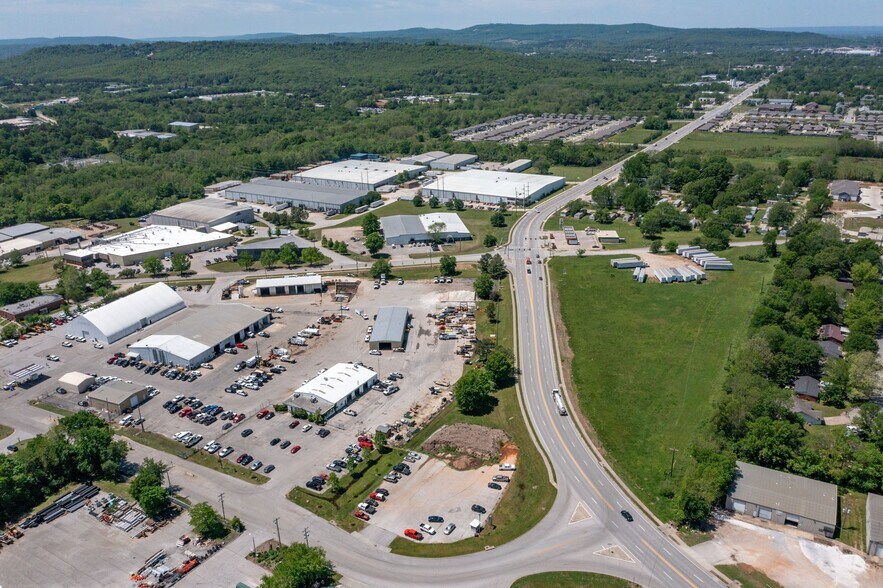 15th St, Fayetteville, AR à vendre - Photo du bâtiment - Image 2 de 5