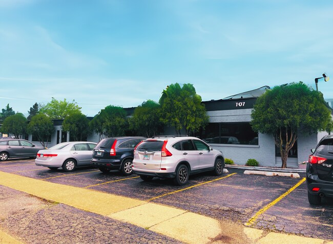 Plus de détails pour 707-717 N Iowa Ave, Villa Park, IL - Bureau à vendre