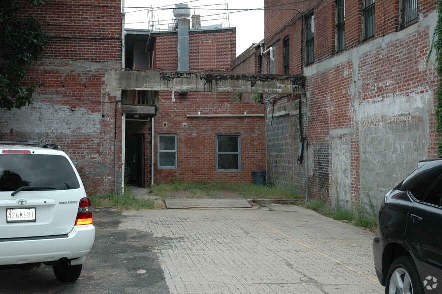 1609 33rd St NW, Washington, DC for lease - Building Photo - Image 2 of 7