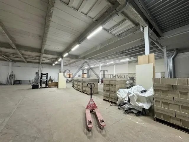 Industrial in Neuilly-sur-Marne for lease - Interior Photo - Image 2 of 2