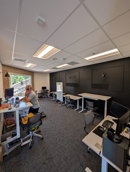 705 Gold Lake Dr, Folsom, CA for lease - Interior Photo - Image 3 of 12