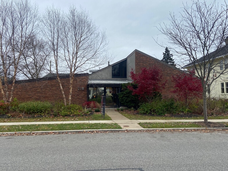 218 S Frances St, South Bend, IN à vendre - Photo du bâtiment - Image 1 de 6