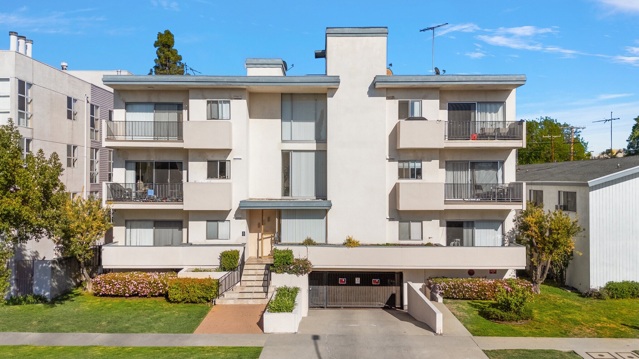 858 S Shenandoah St, Los Angeles, CA à vendre Photo du bâtiment- Image 1 de 9