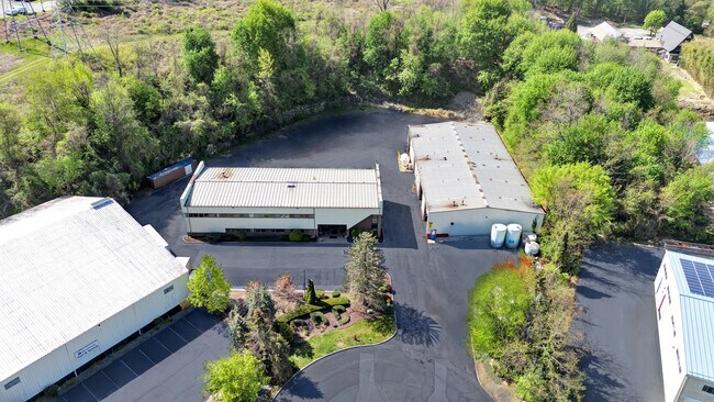 Plus de détails pour 3 Browns Ln, Hawthorne, NY - Industriel à louer