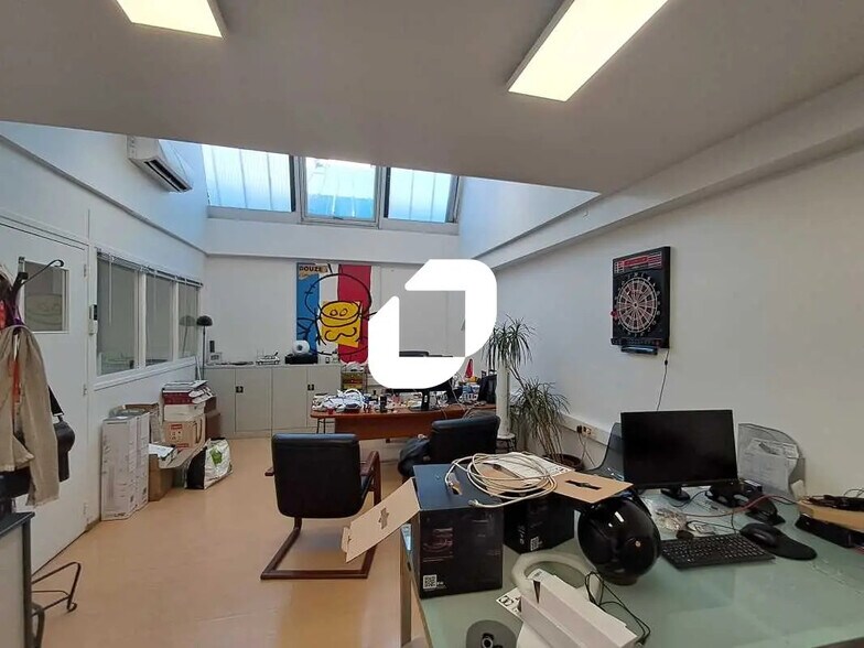 Bureau dans Montrouge à louer - Photo du bâtiment - Image 2 de 8