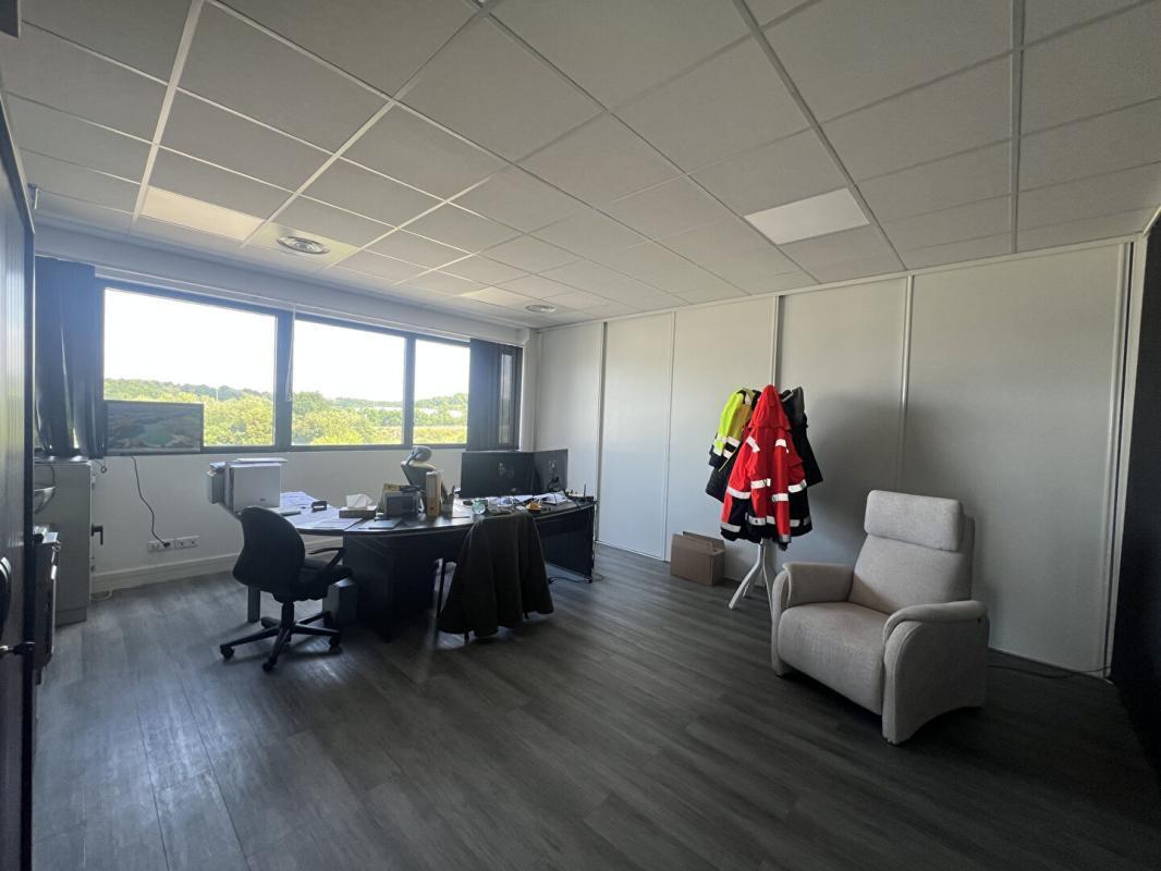 Industrial in Chasse-sur-Rhône for lease Interior Photo- Image 1 of 5