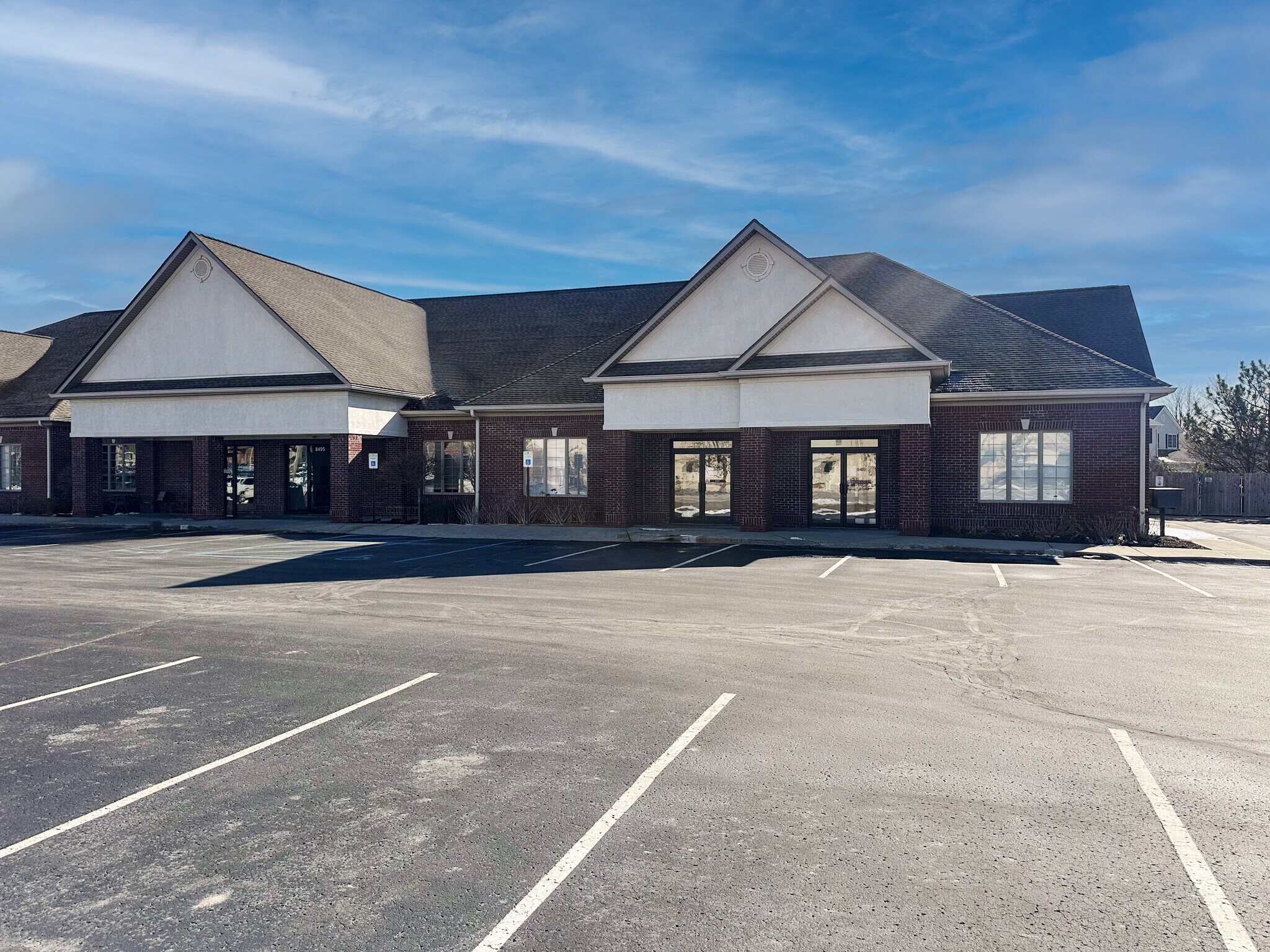 8489-8499 Fishers Center Dr, Fishers, IN à louer Photo du bâtiment- Image 1 de 2