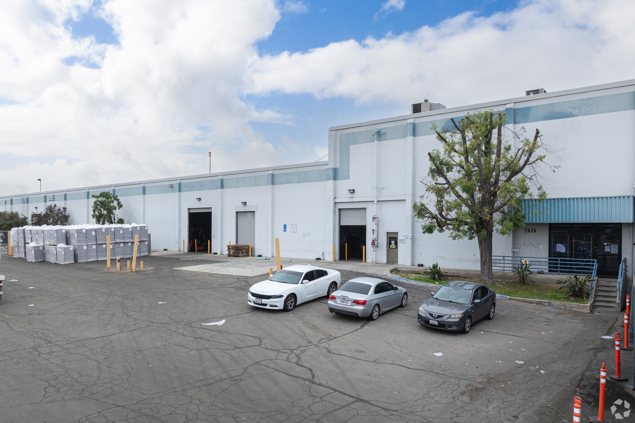 2626 S Maple Ave, Fresno, CA for lease Primary Photo- Image 1 of 6