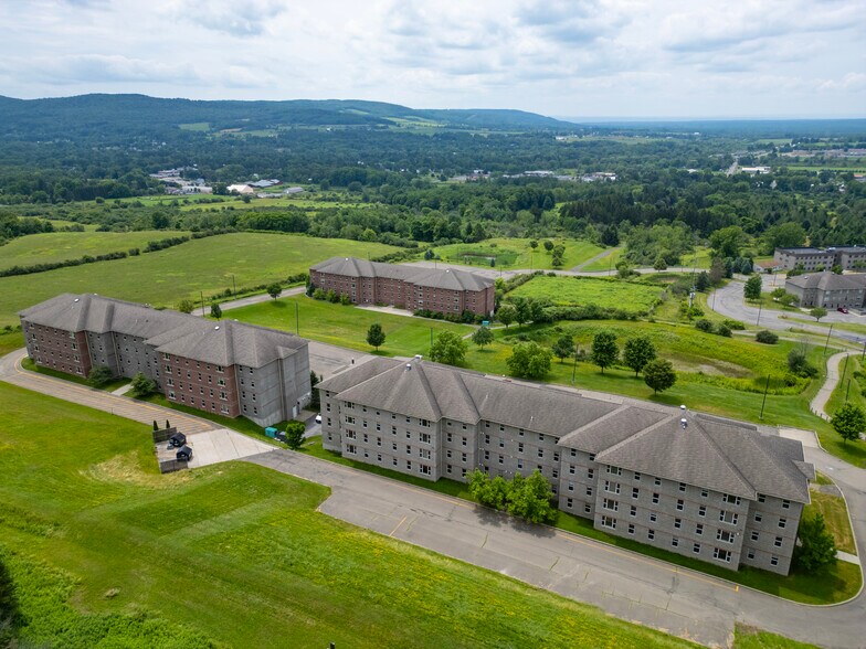 18 Farview Dr, Dryden, NY à vendre - Photo du bâtiment - Image 3 de 4