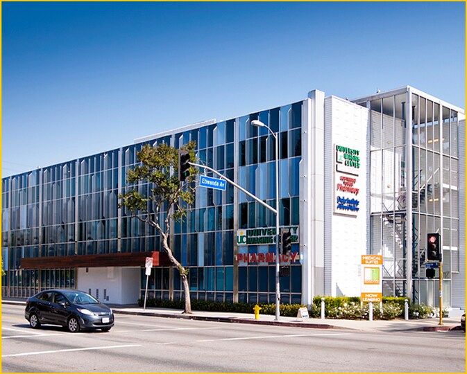 18250 Roscoe Blvd, Northridge, CA à louer Photo du bâtiment- Image 1 de 14