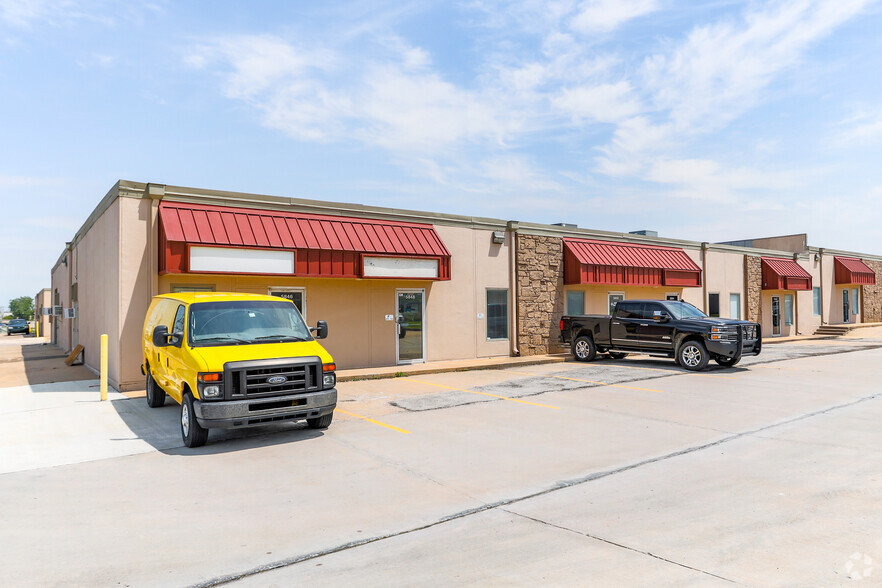 5802-5888 S 129th Ave, Tulsa, OK for lease - Building Photo - Image 1 of 7