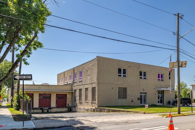Plus de détails pour 331-333 1st St, Carlstadt, NJ - Industriel à louer
