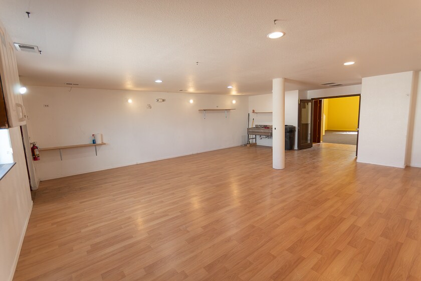 217 12th St SW, Loveland, CO à vendre - Photo du bâtiment - Image 2 de 21