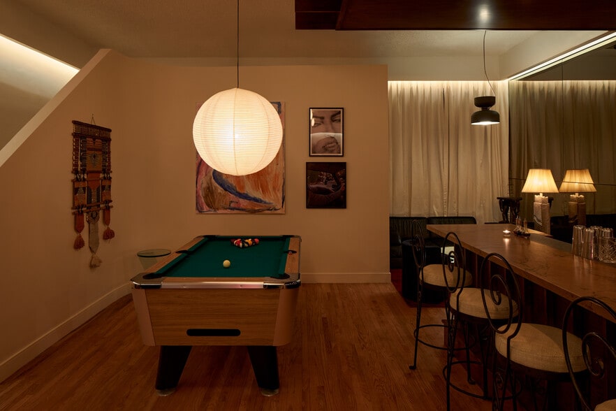 7746 Santa Monica Blvd, West Hollywood, CA for lease - Building Photo - Image 3 of 5