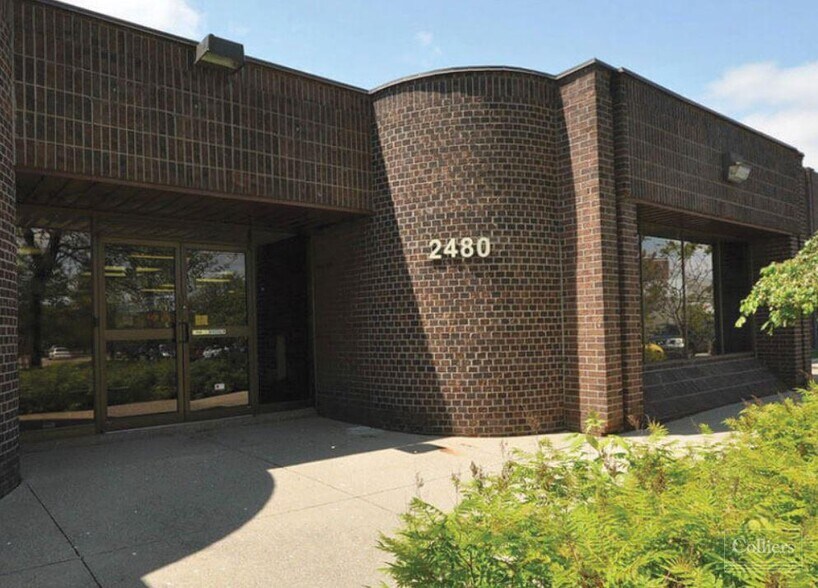 2480 Tedlo St, Mississauga, ON à louer - Photo du bâtiment - Image 1 de 3