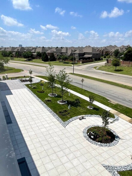 7300 Riverside Dr, Irving, TX à louer - Photo du bâtiment - Image 3 de 23