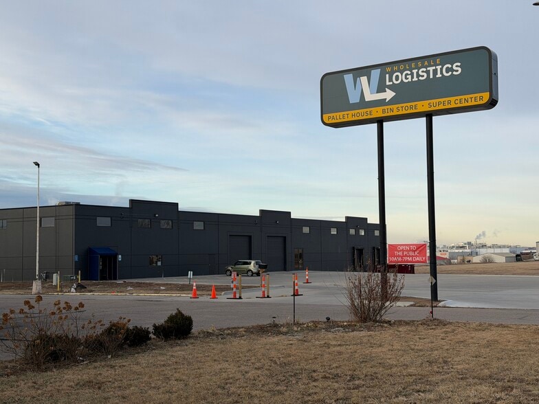 2811 W O St, Lincoln, NE for sale - Building Photo - Image 2 of 14