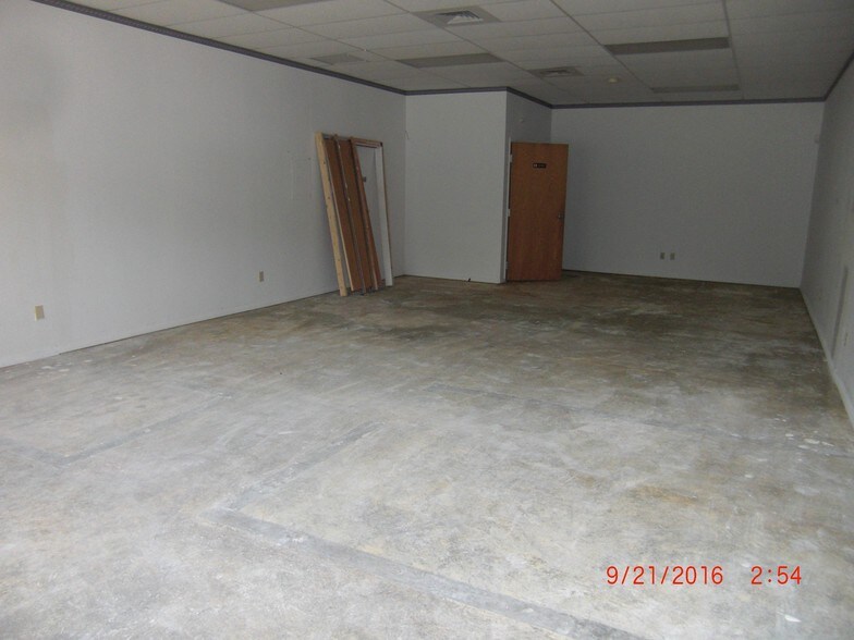 696 Amity Rd, Bethany, CT à louer - Photo du bâtiment - Image 2 de 26