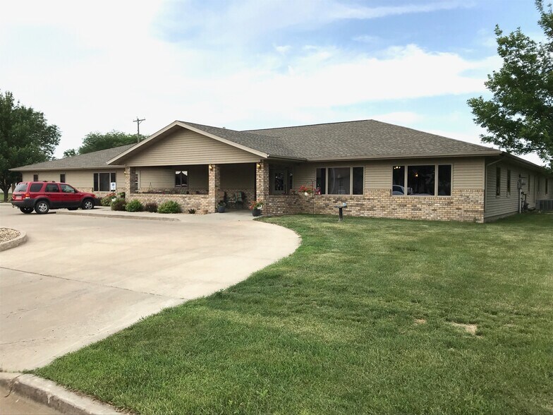 600 S Hill St, Salem, SD à vendre - Photo du bâtiment - Image 1 de 13