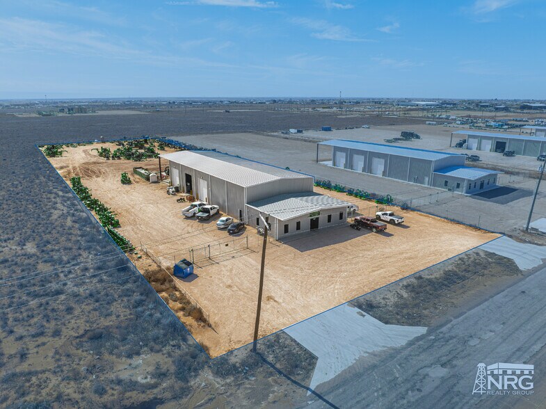 2416 E County Rd 130 rd, Midland, TX à vendre - Photo du bâtiment - Image 2 de 12