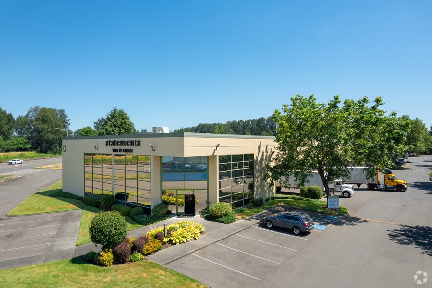 17600-17680 W Valley Hwy, Tukwila, WA à louer - Photo du bâtiment - Image 1 de 6
