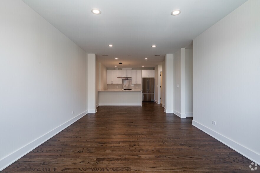 3001 N Southport Ave, Chicago, IL à louer - Photo intérieure - Image 3 de 28