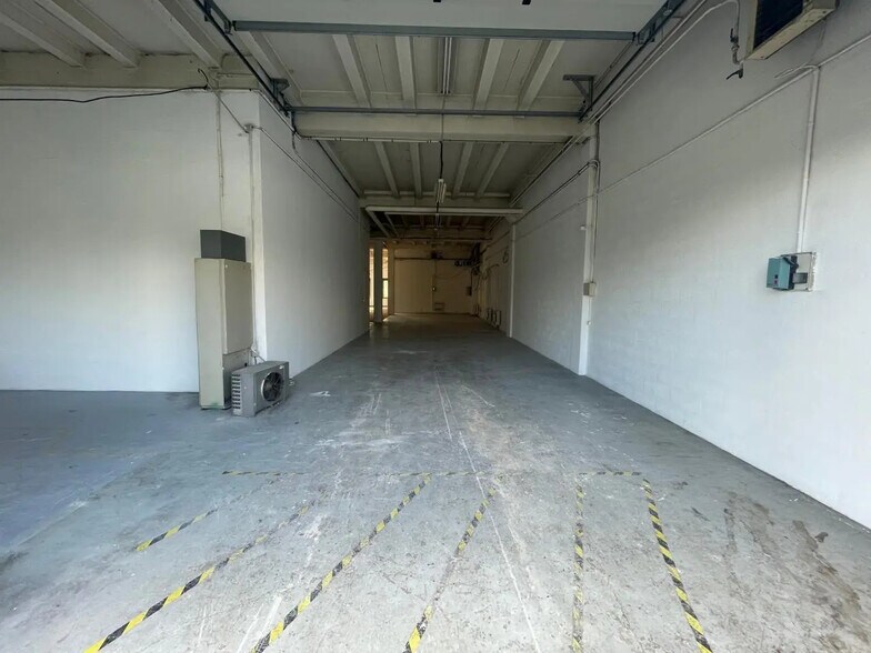 Flex in Osny for sale - Interior Photo - Image 2 of 9