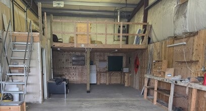 509 Gray Av, Saskatoon, SK for lease Interior Photo- Image 2 of 2