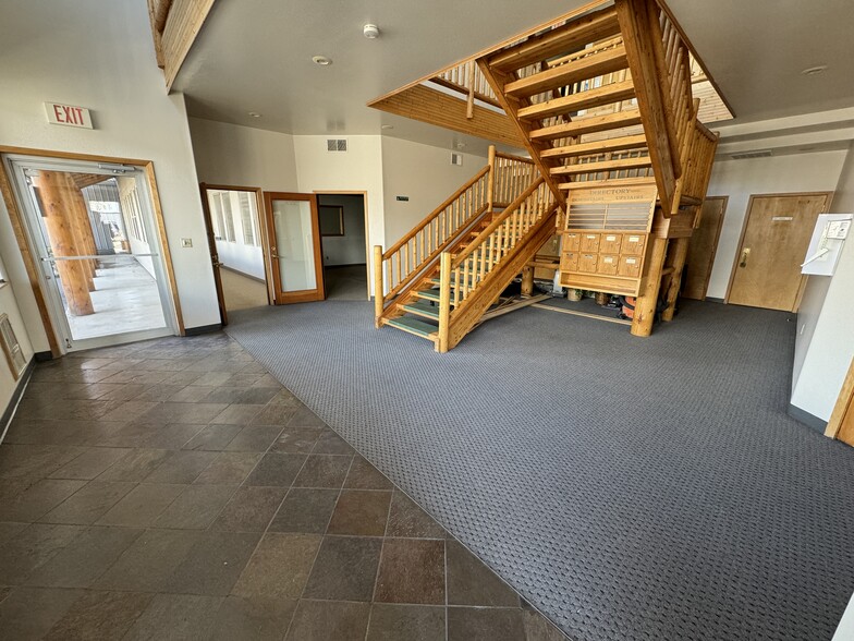 320 N 1st St, Hamilton, MT à louer - Photo intérieure - Image 3 de 6