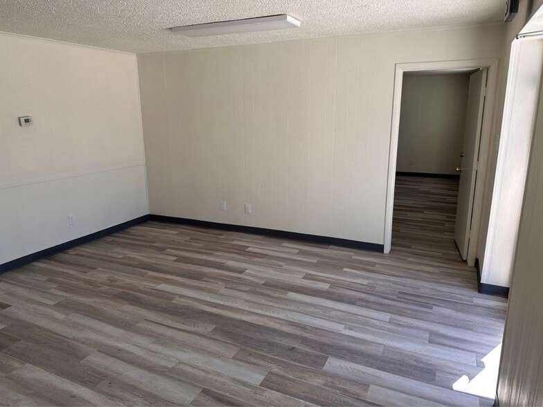 1930 Suntide Rd, Corpus Christi, TX for lease - Building Photo - Image 3 of 6