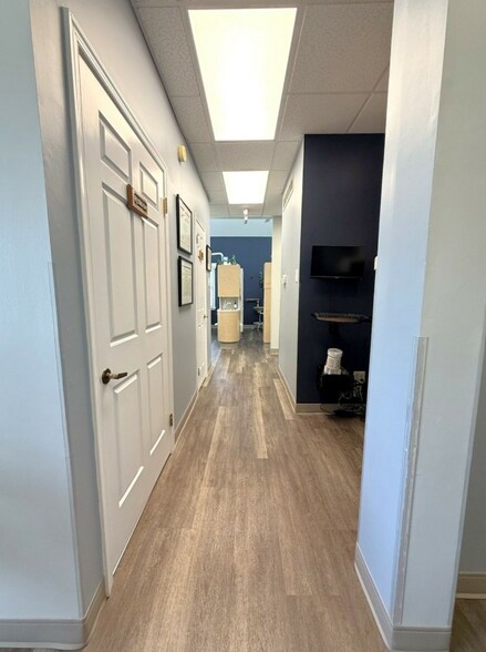 1550-1558 McDaniel Dr, West Chester, PA à vendre - Photo du bâtiment - Image 2 de 8