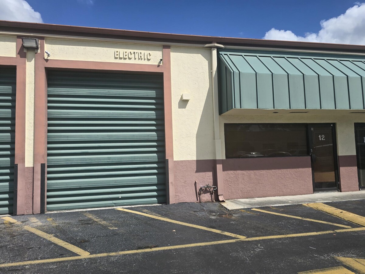 5415 NW 15th St, Margate, FL 33063 - Unit 12 -  - Interior Photo - Image 1 of 19