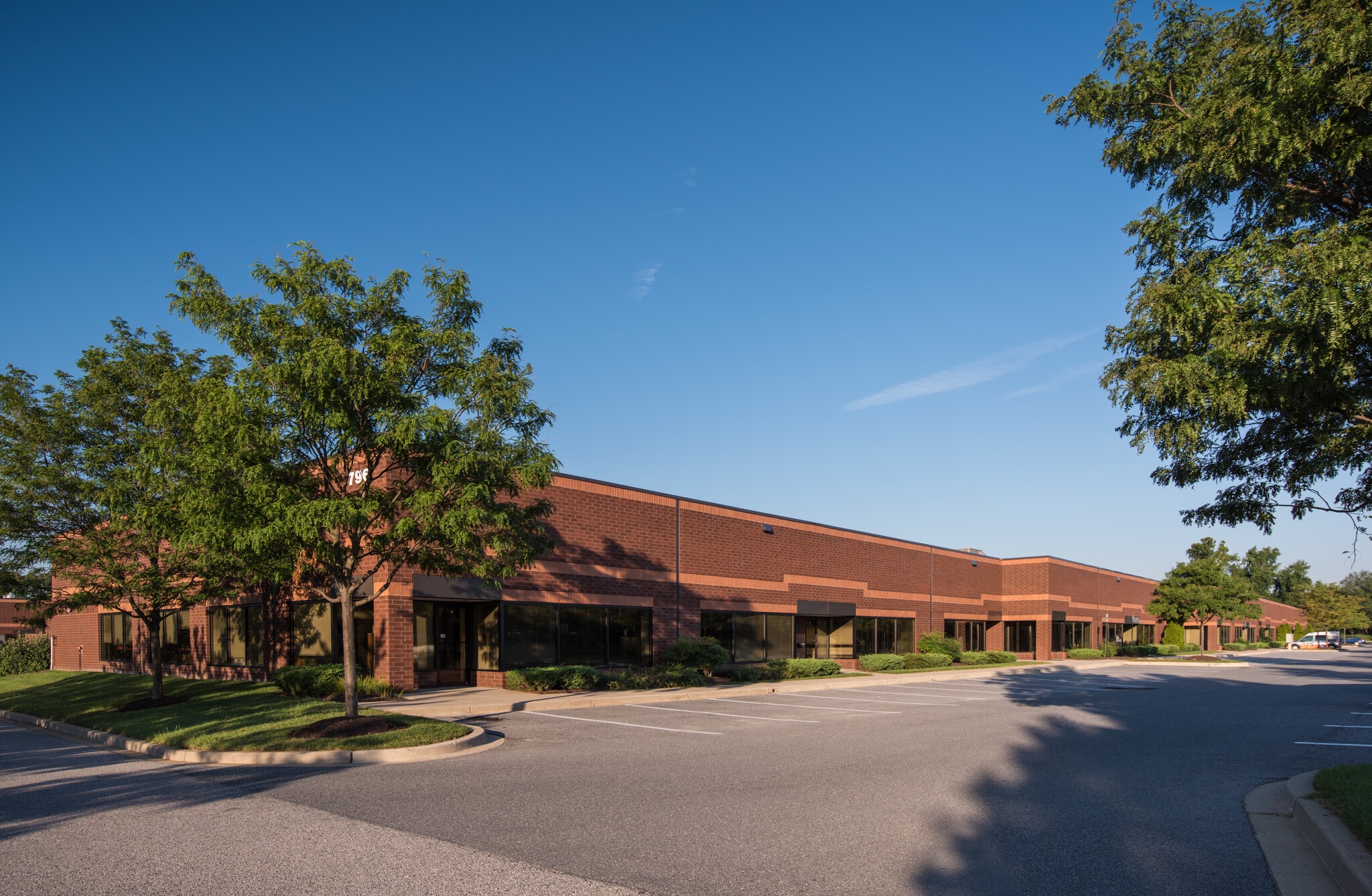 910 Cromwell Park Dr, Glen Burnie, MD for lease Interior Photo- Image 1 of 2