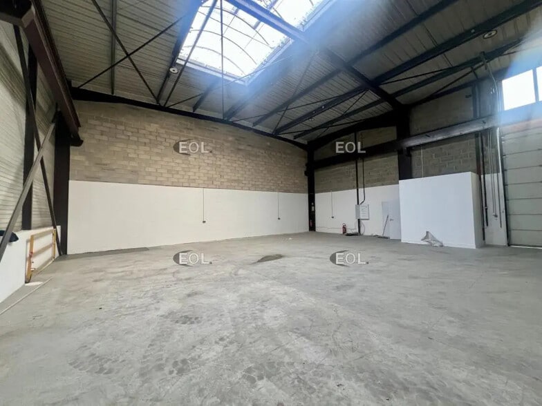 Industriel dans Le Thillay à louer - Photo intérieure - Image 3 de 3