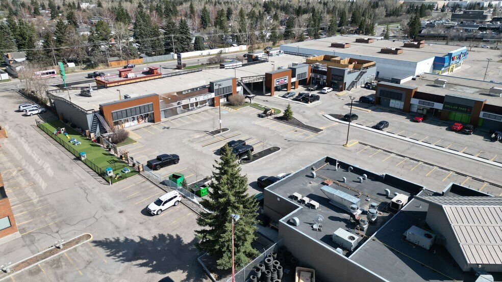 10440 Macleod Trl SE, Calgary, AB à louer - Photo du bâtiment - Image 2 de 10