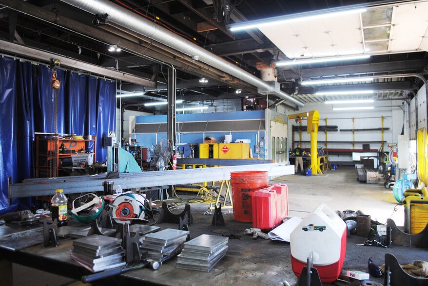 323 W High St, Pottstown, PA for sale - Interior Photo - Image 2 of 6