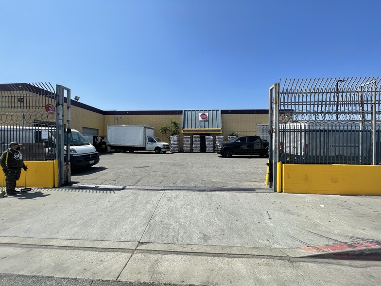 1324-1330 E Washington Blvd, Los Angeles, CA for sale - Building Photo - Image 1 of 1