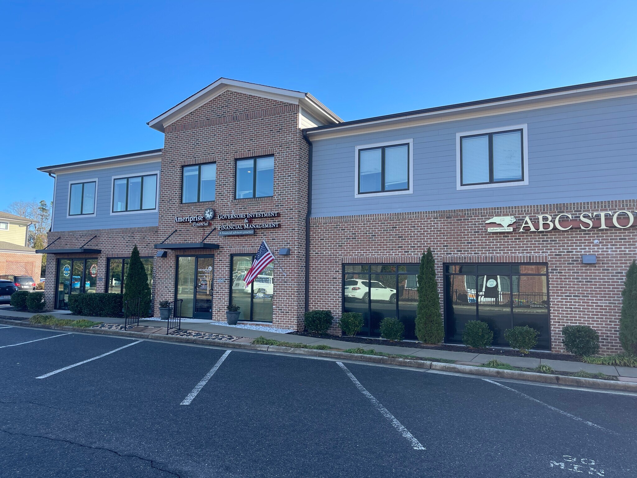 40100-40150 Moring, Chapel Hill, NC à vendre Photo du bâtiment- Image 1 de 7
