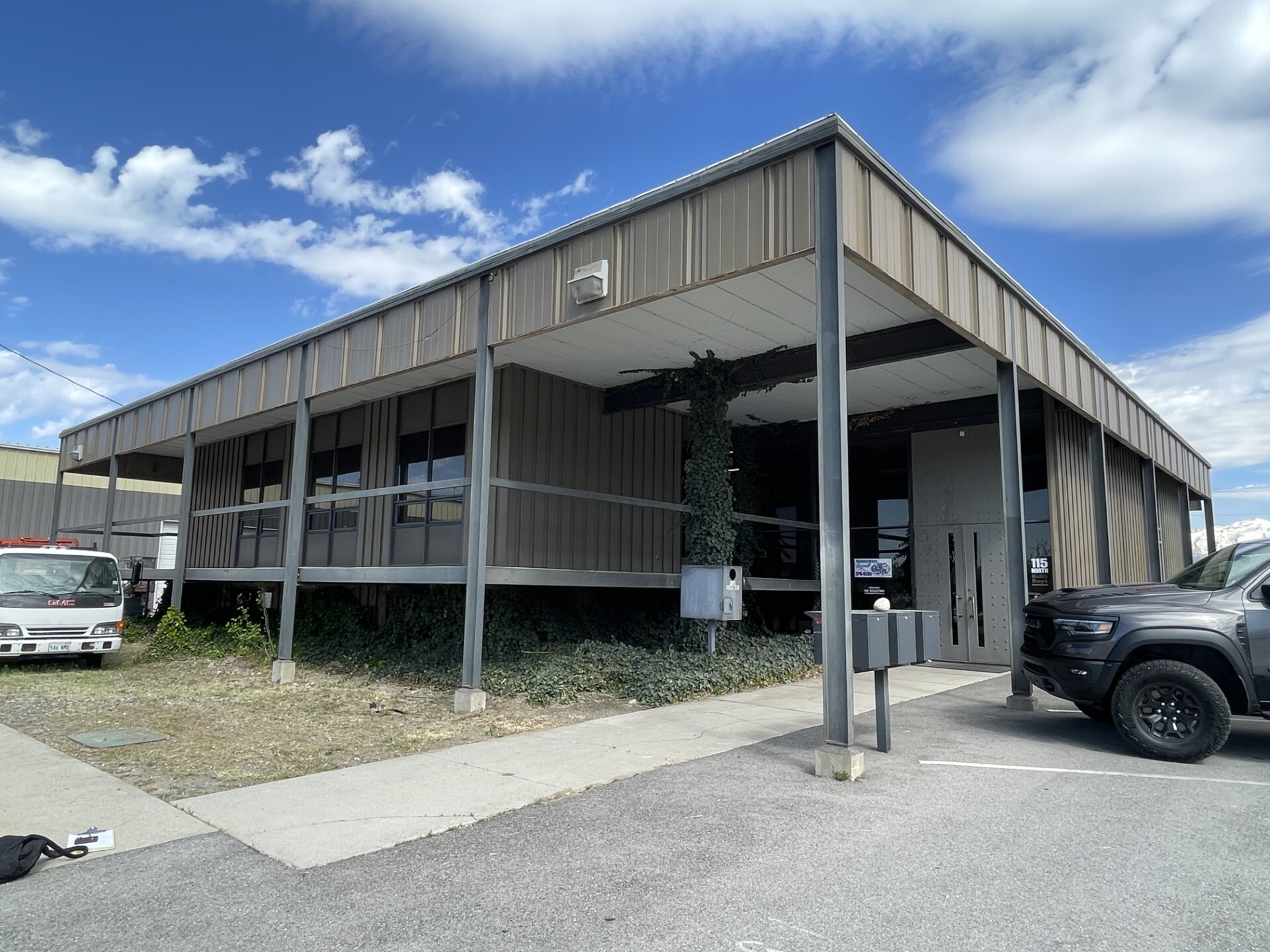 111-115 N Geneva Rd, Orem, UT for lease Building Photo- Image 1 of 8