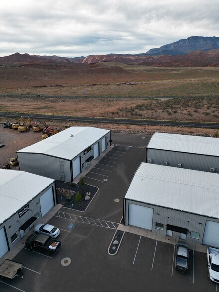 421 N 5500 W, Hurricane, UT à louer - Photo du bâtiment - Image 3 de 20