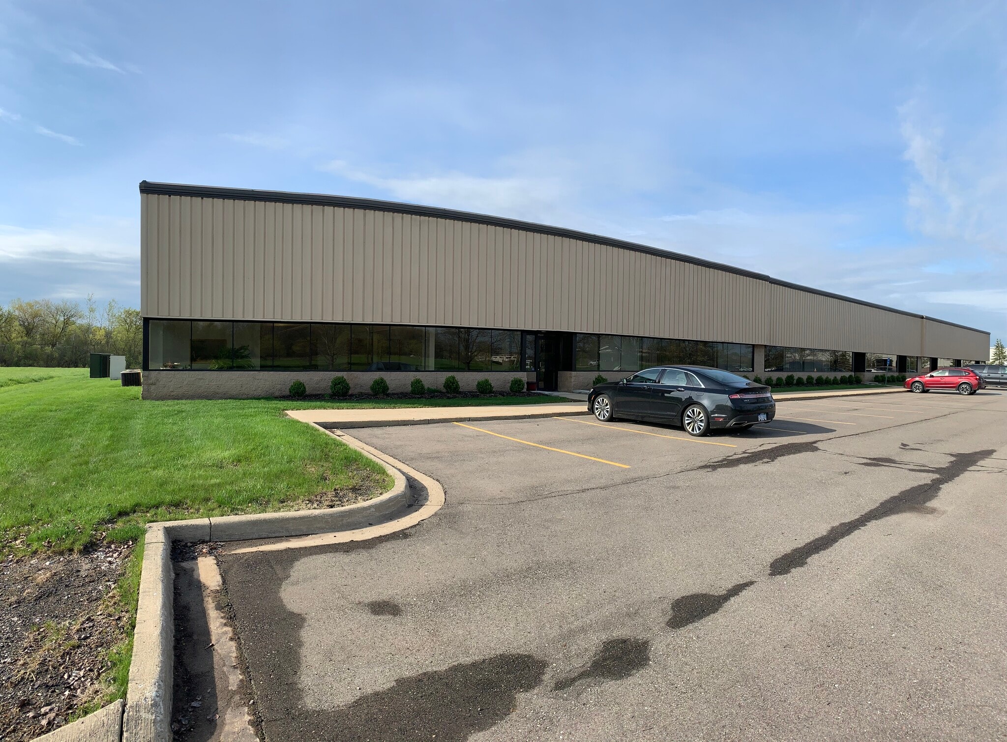 1300 Tefft Ct, Saline, MI for lease Interior Photo- Image 1 of 2