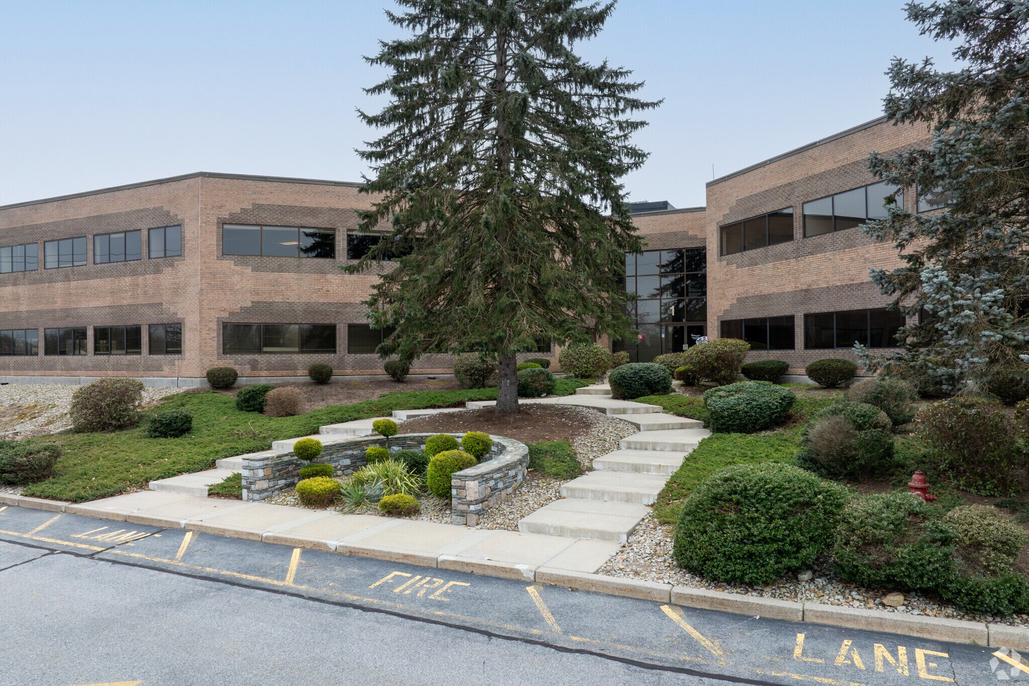 25 Blackstone Valley Pl, Lincoln, RI à louer Photo principale- Image 1 de 6